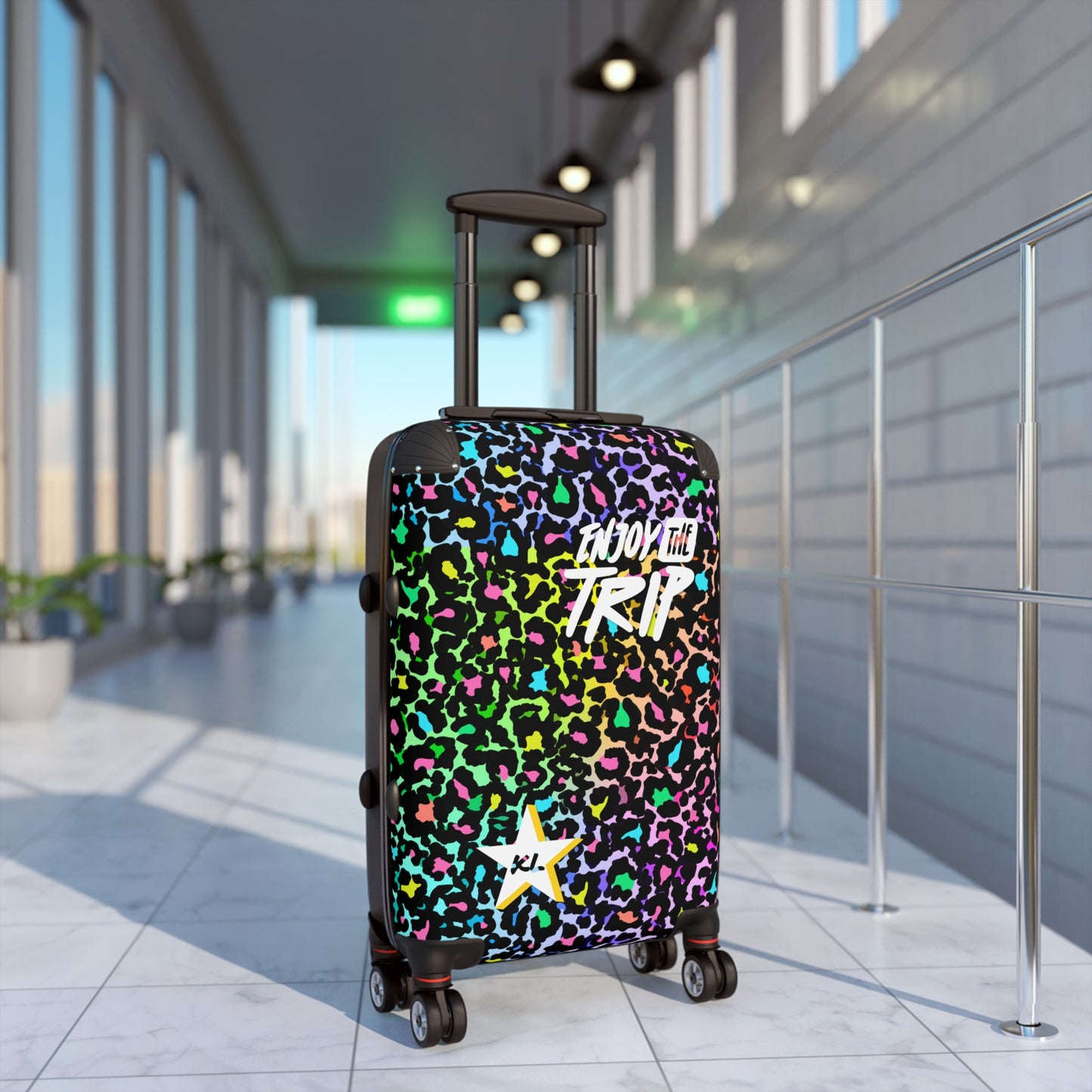 "Enjoy the trip" personalized kids’ luggage